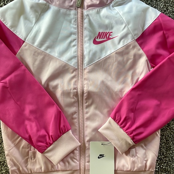 NEW! NIKE PINK AND WHITE ZIP-UP JACKET. SIZE 4. GIRLS. - Picture 2 of 6